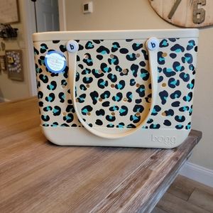 NWT XL BOGG BAG